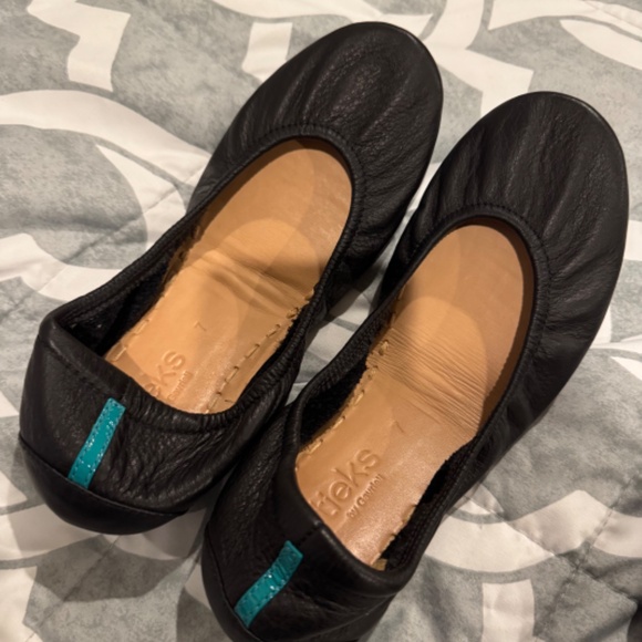 Tieks - Black leather / Size 7 / NO box or flower - Picture 1 of 3